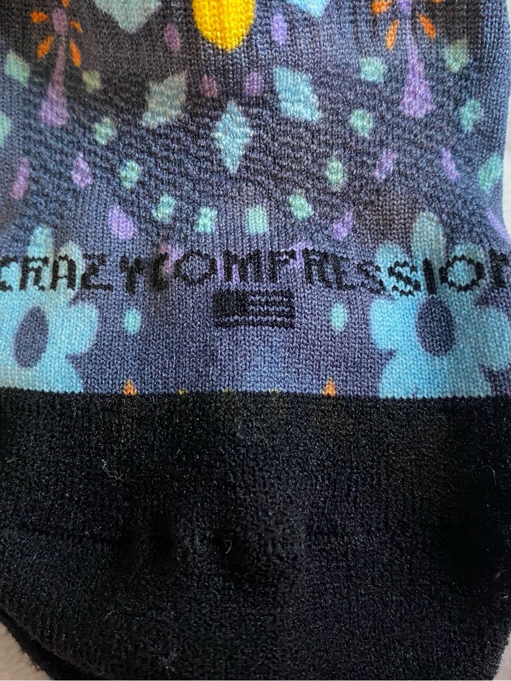 Crazy Compression S/M Extra Wide Calf 15-20mmhg - Picture 2 of 3